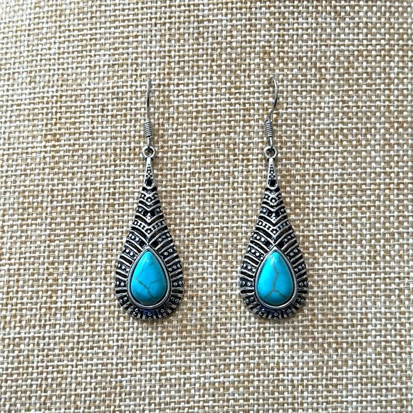 ⭐️ 5 for $25 Semi-precious Stone Antique Teardrop Turquoise & Silver Earrings - Picture 4 of 6